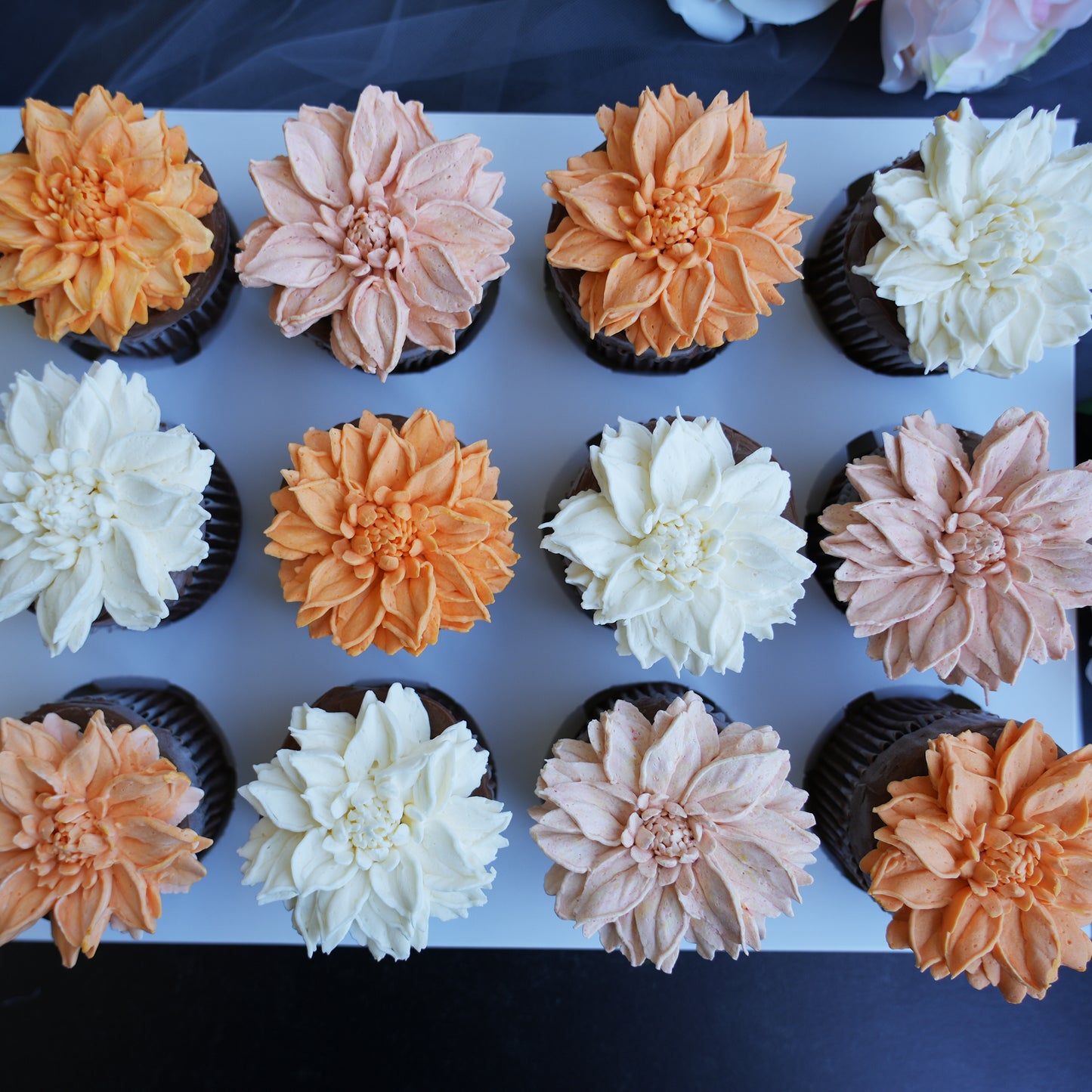 dahlia cupcakes