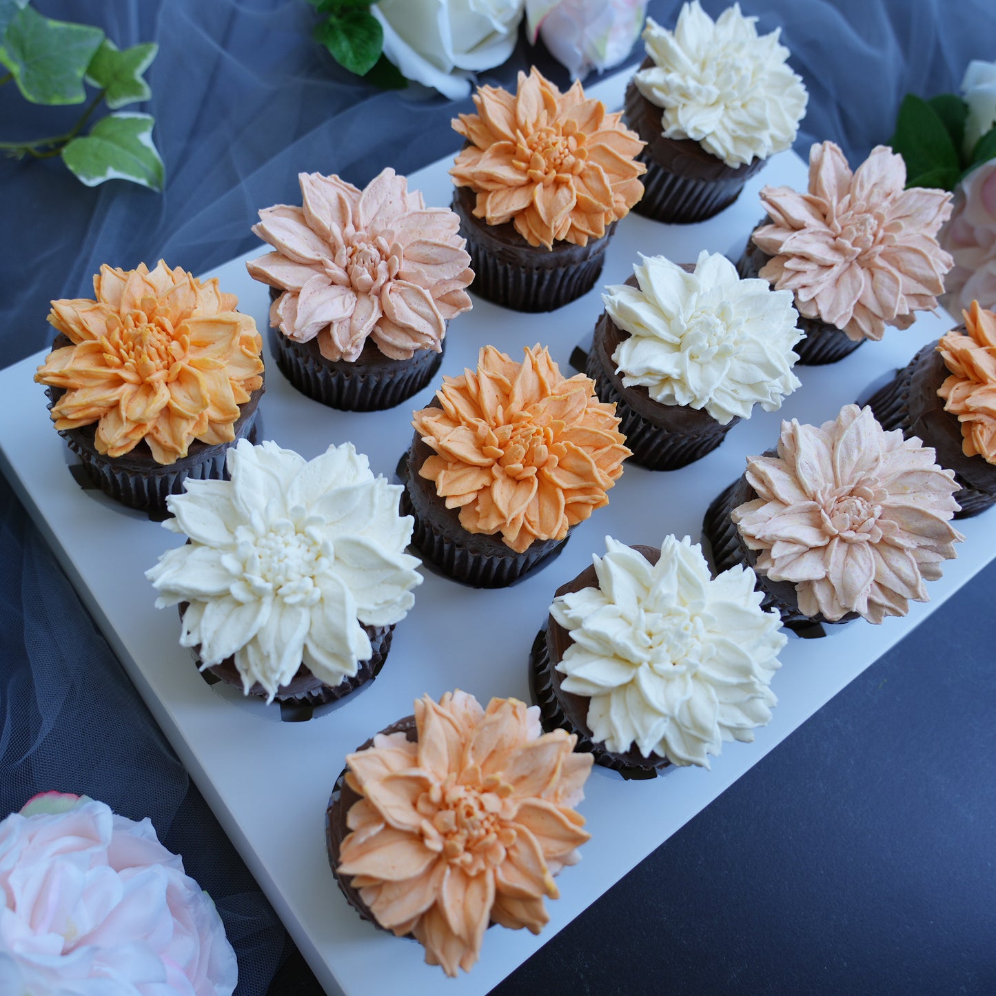 dahlia cupcakes