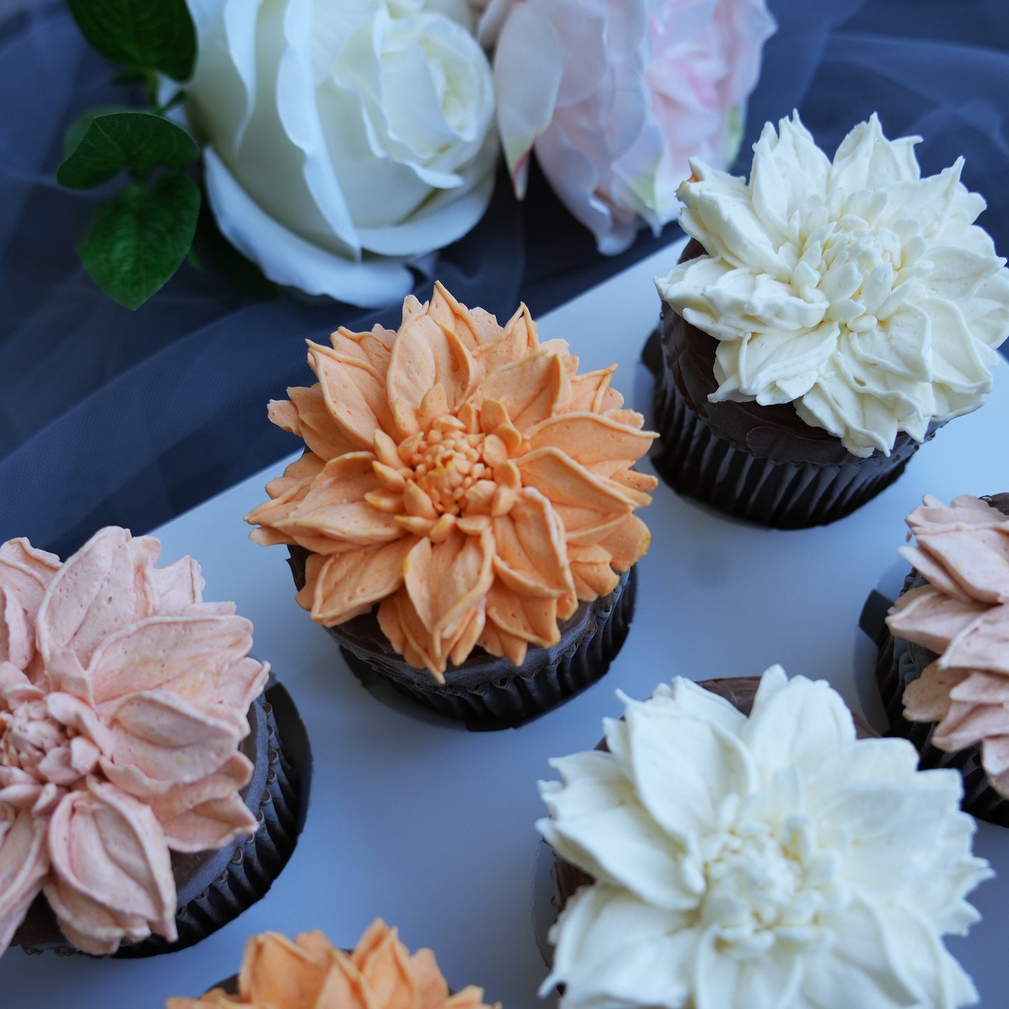 dahlia cupcakes