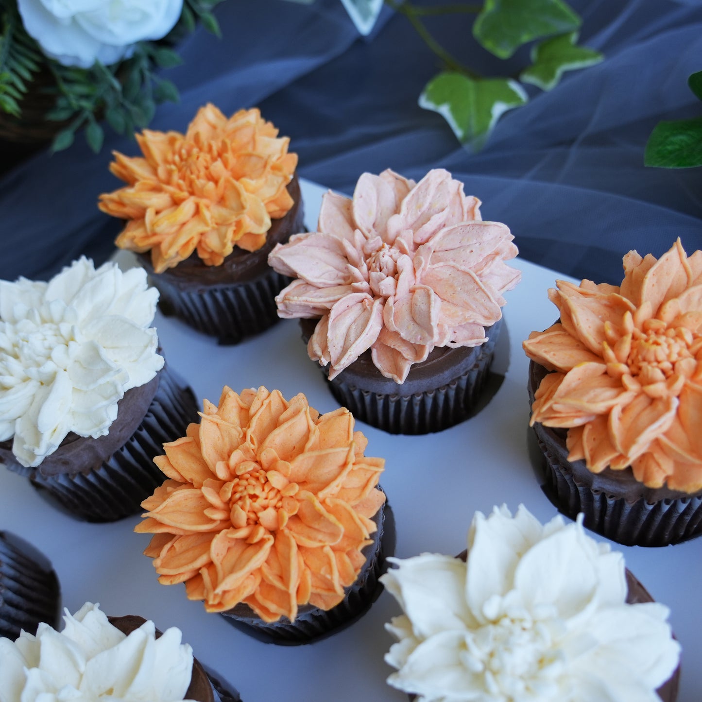 dahlia cupcakes